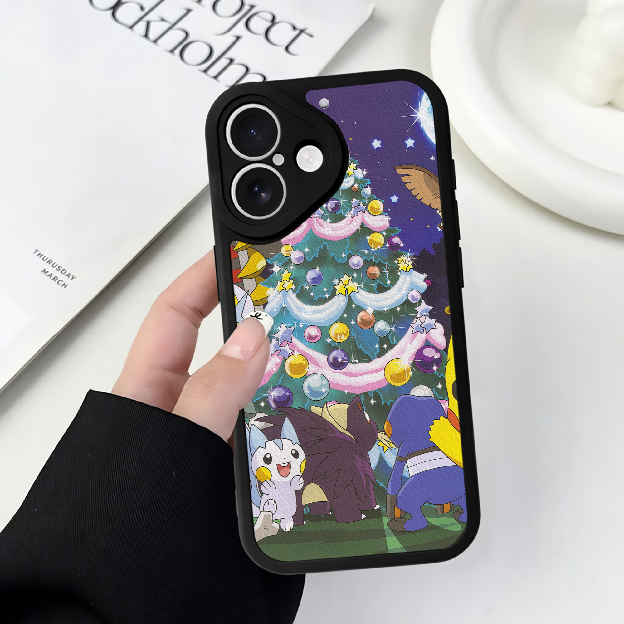 （画像用） ポケットモンスター Pokémon 【iPhone 16シリーズ対応】シリコンスマホケース（レザー調） 材質：シリコン
